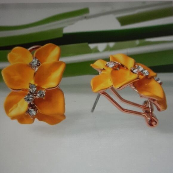 New 18K Gold Plated White Crystal Yellow Colorful Enamel Leaves Omega Back Earr - Picture 3 of 5